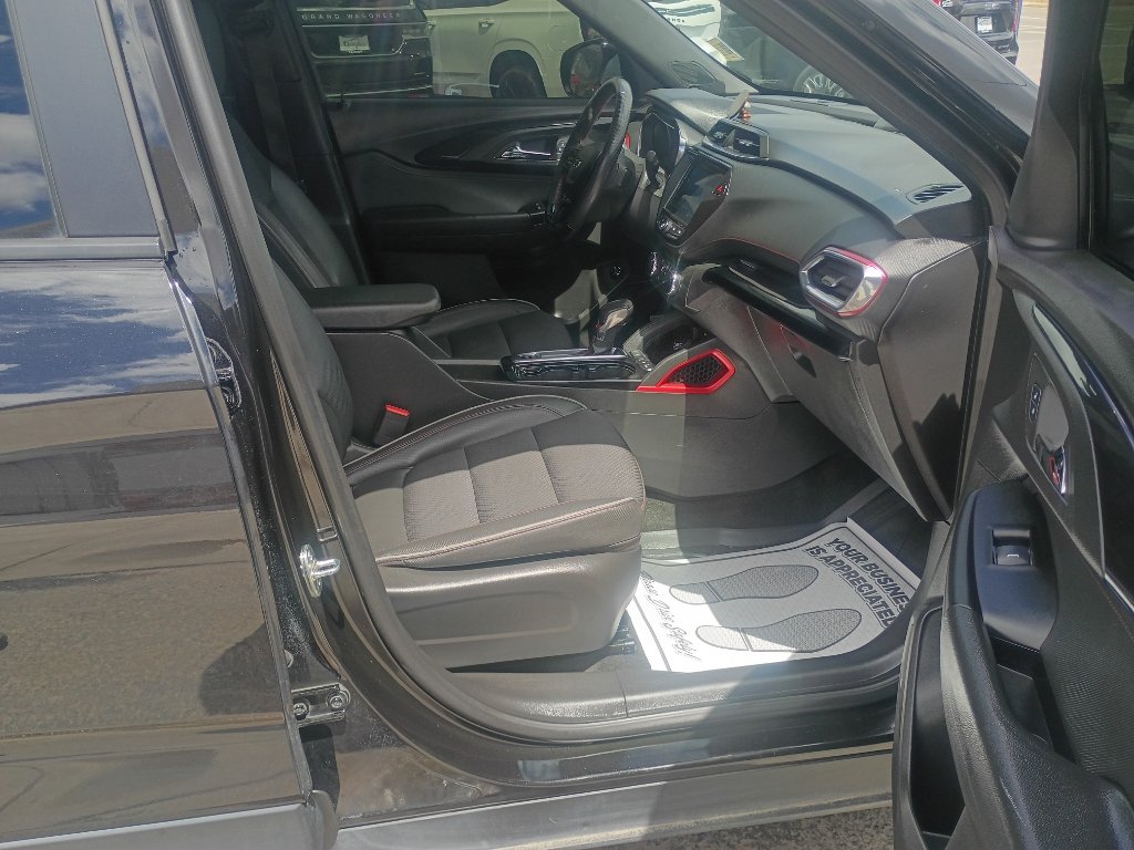 Used 2023 Chevrolet TrailBlazer RS w/ Sun and Liftgate Package AWD/4WD image 11