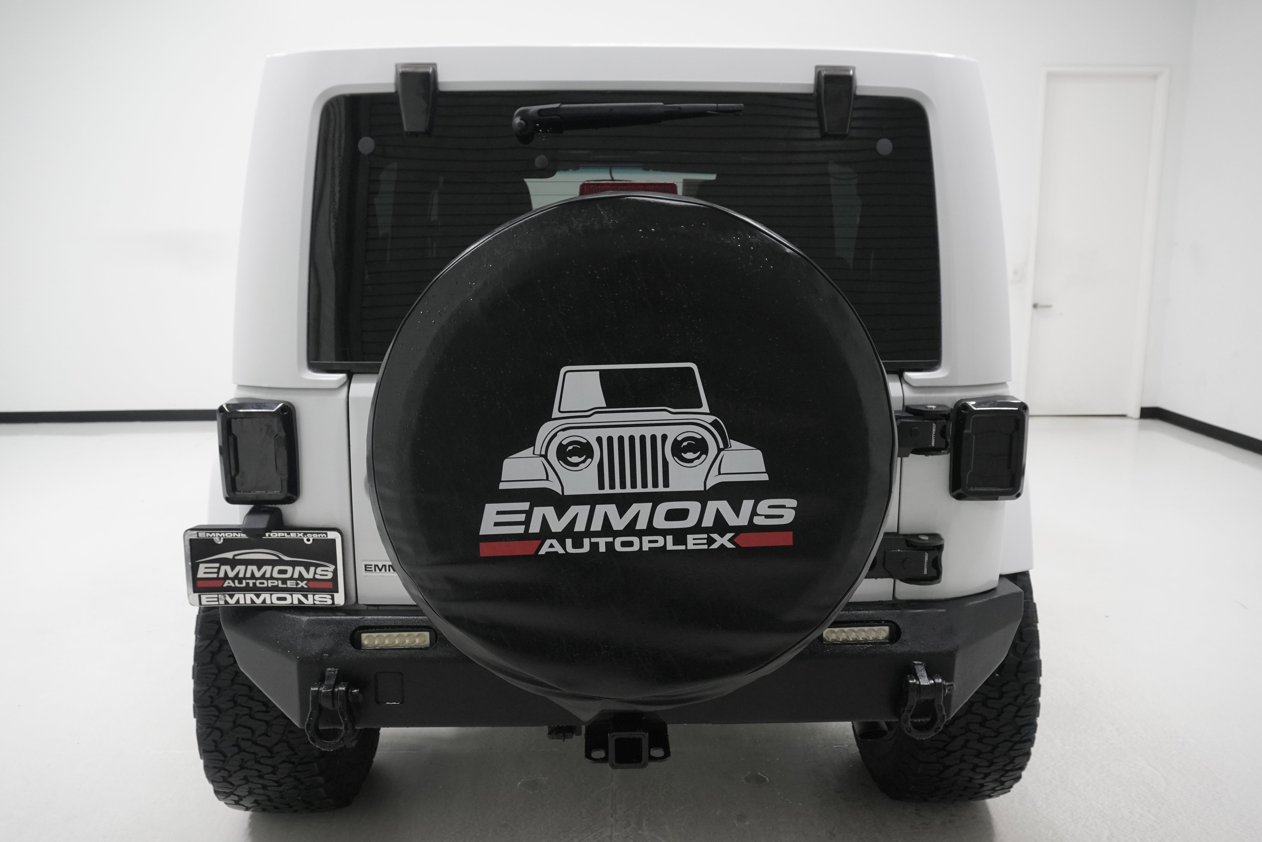 Used 2014 Jeep Wrangler Unlimited Sahara w/ Max Tow Package image 5