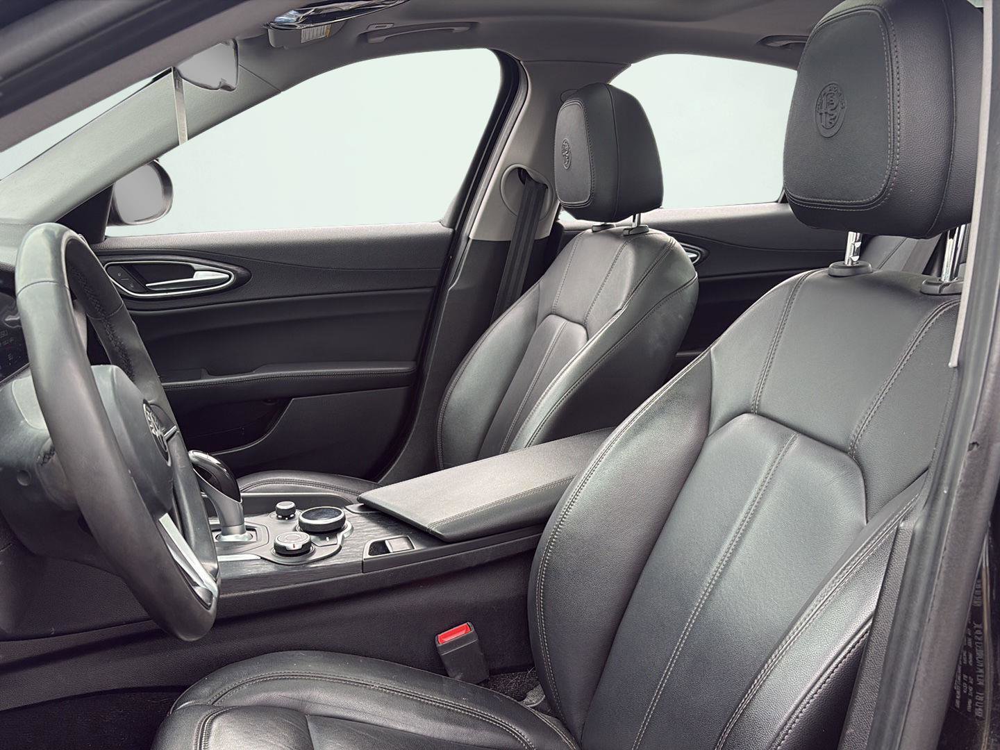 Used 2019 Alfa Romeo Giulia AWD image 13