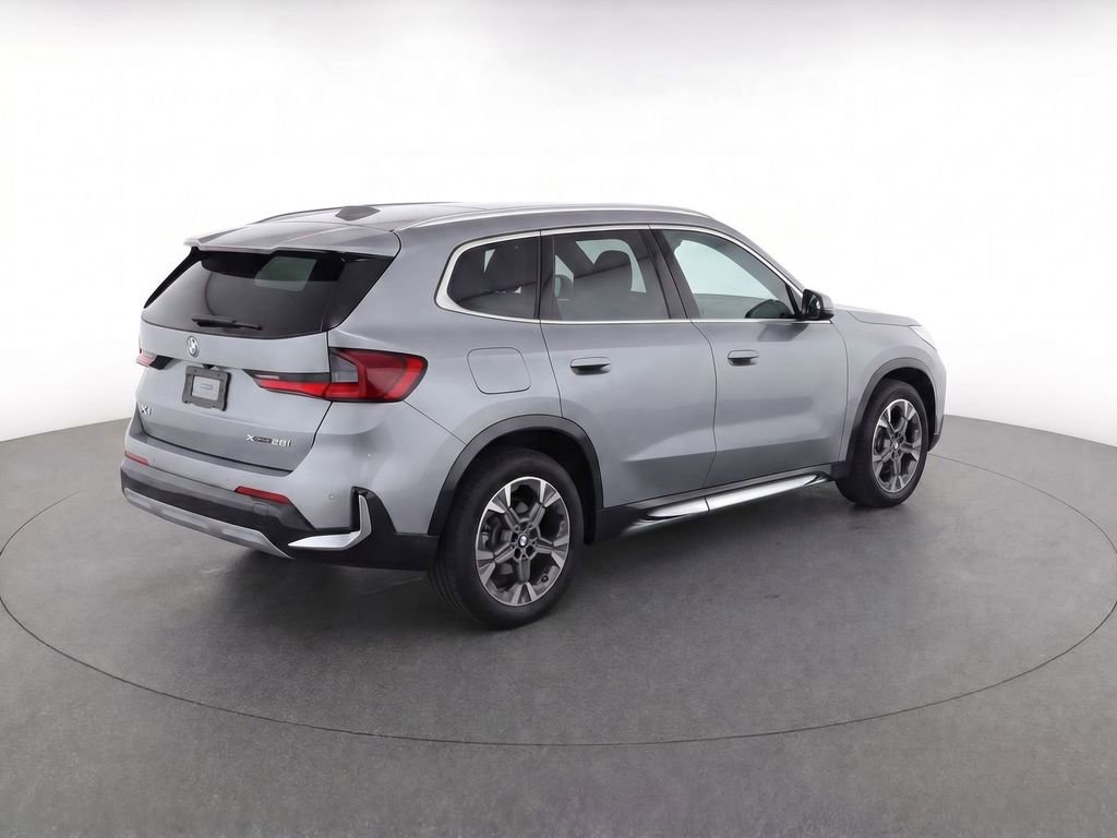 Used 2025 BMW X1 xDrive28i w/ Convenience Package AWD/4WD image 3