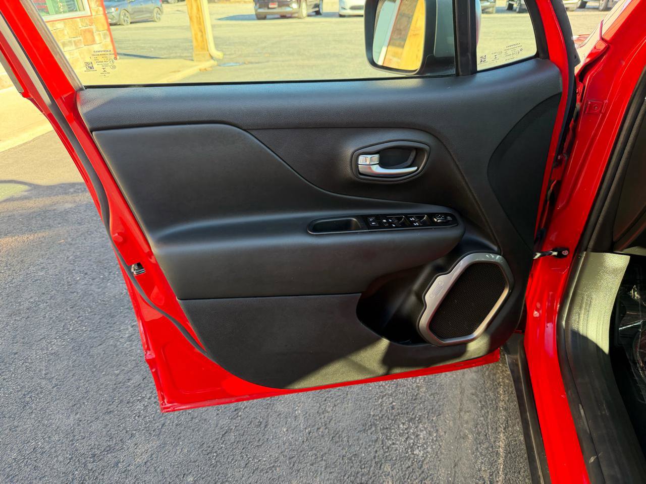 Used 2021 Jeep Renegade Limited image 12