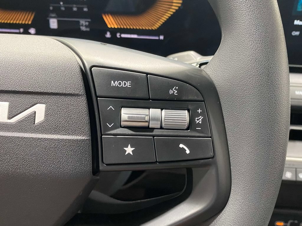 New 2026 Kia K4 FWD image 24