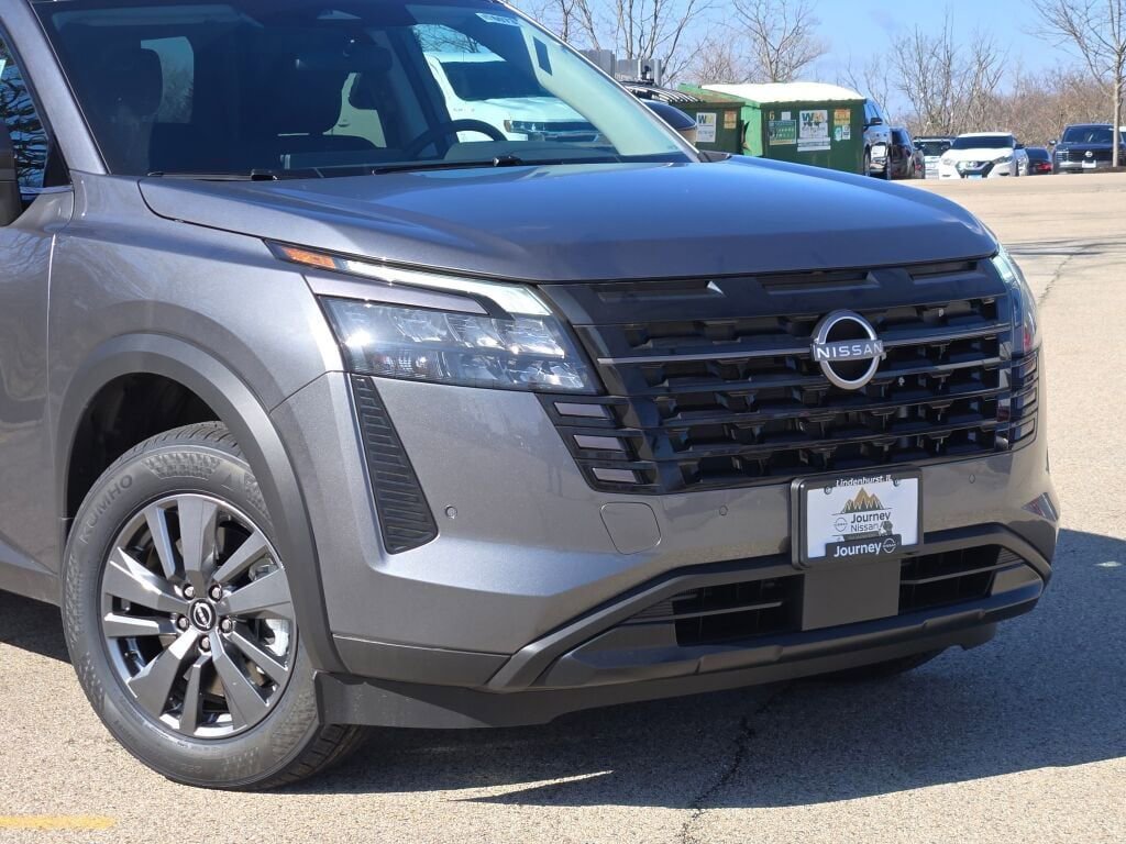 New 2026 Nissan Pathfinder SV image 2