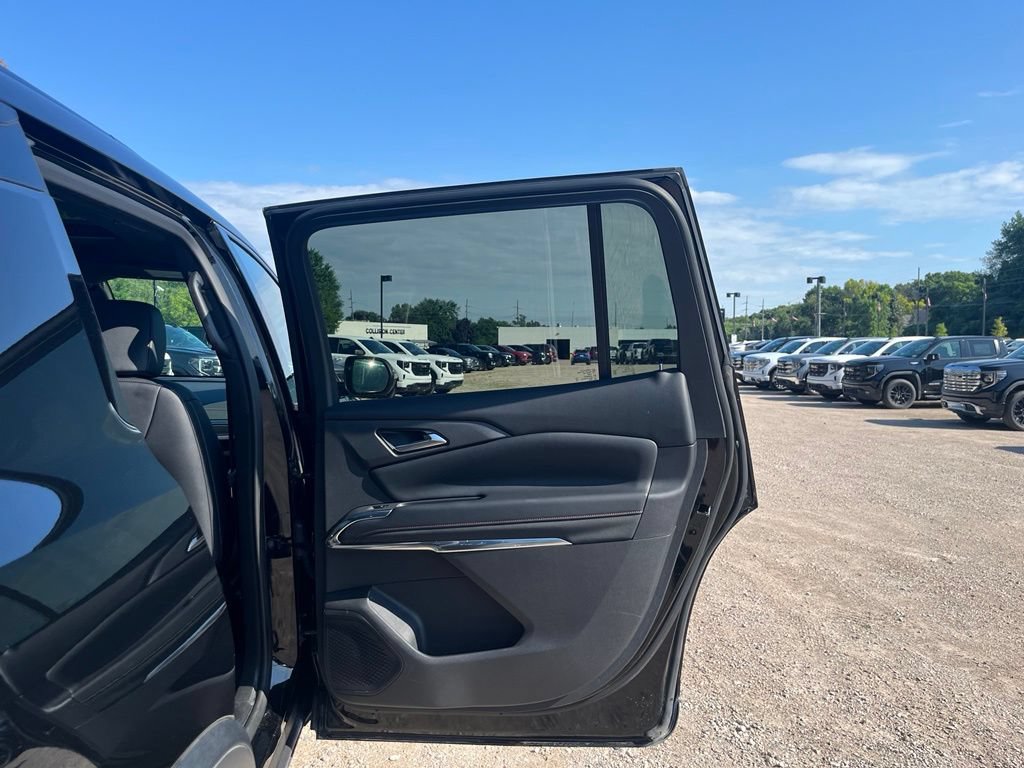 Used 2026 Chevrolet Traverse Z71 w/ LPO, Floor Liner Package AWD/4WD image 32