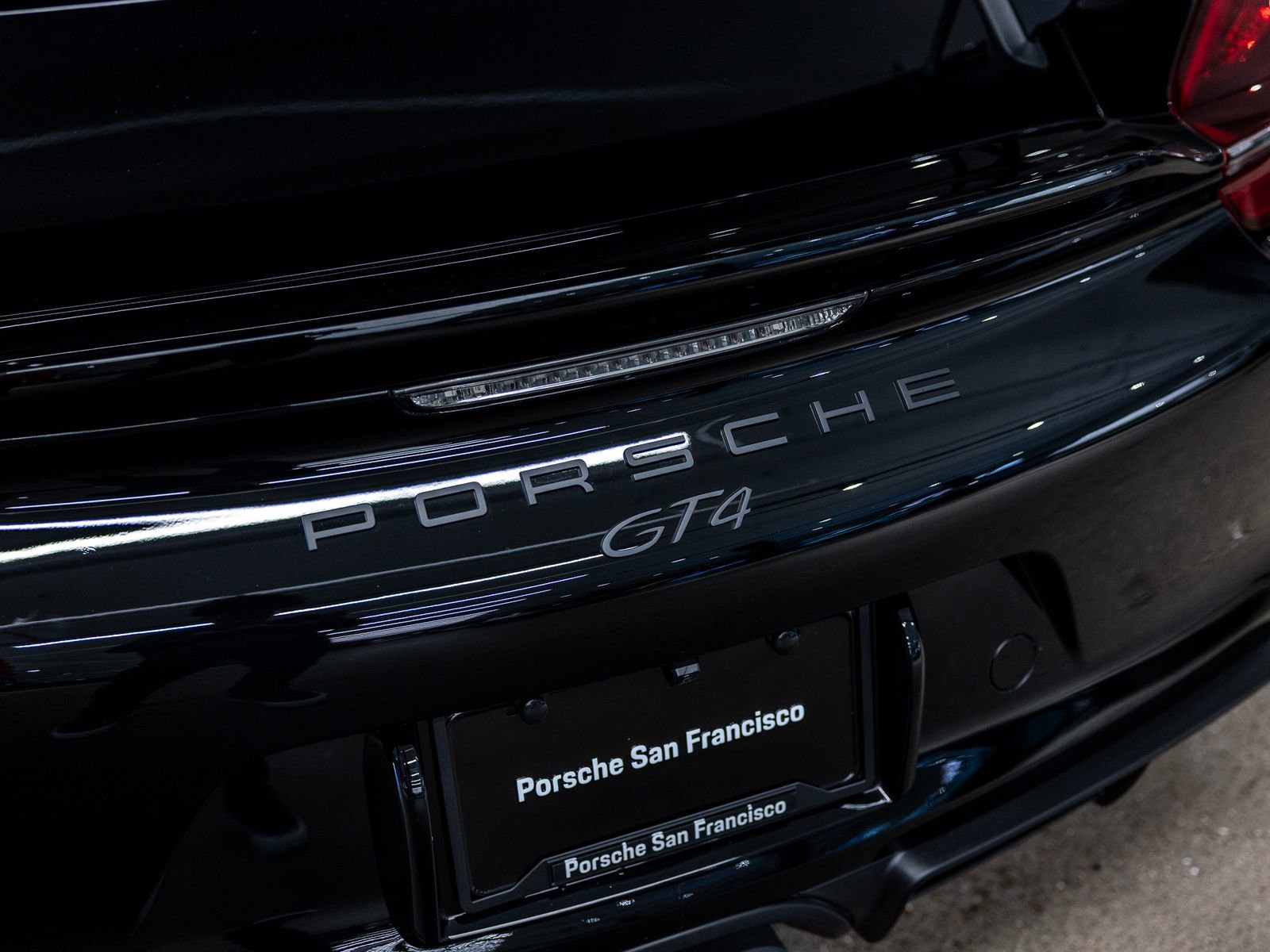 Certified 2016 Porsche Cayman GT4 RWD image 22