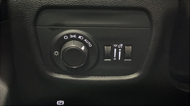 New 2026 Jeep Grand Cherokee Altitude AWD/4WD image 39