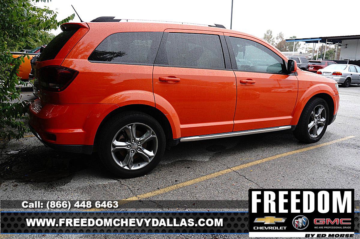 Used 2017 Dodge Journey Crossroad FWD image 4