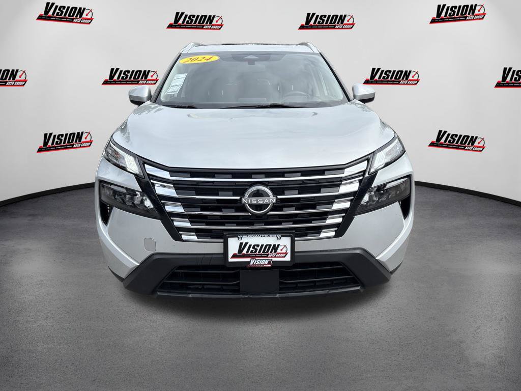 Certified 2024 Nissan Rogue SV w/ SV Premium Package AWD/4WD image 3