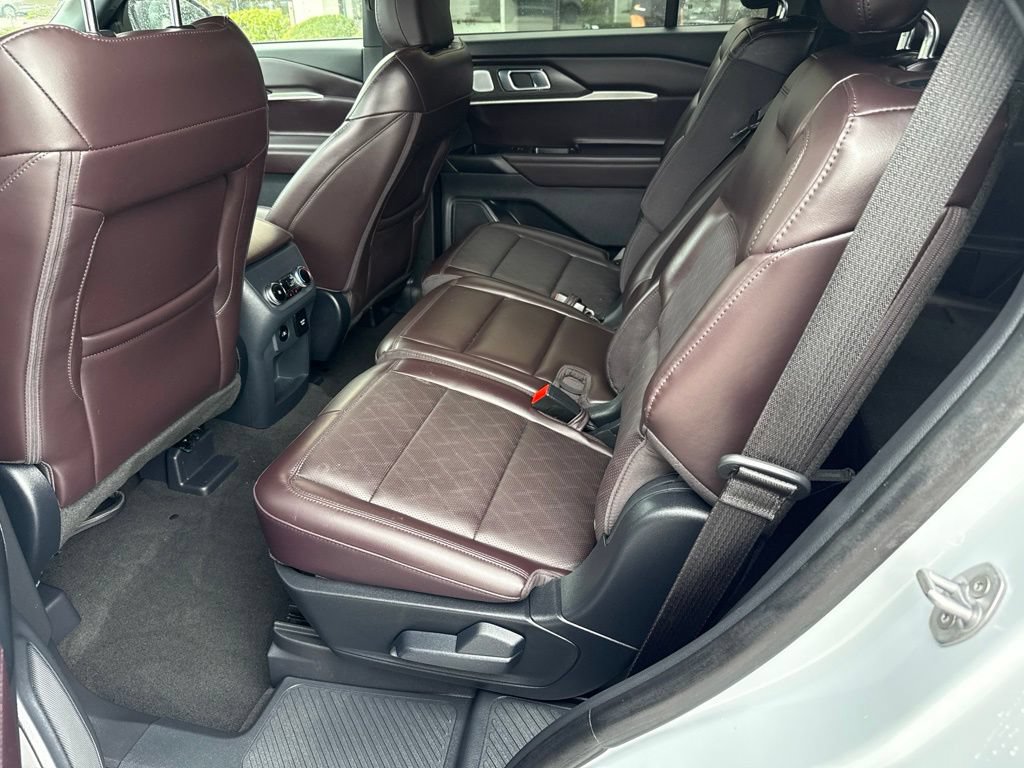 Used 2026 Ford Explorer Platinum AWD/4WD image 19