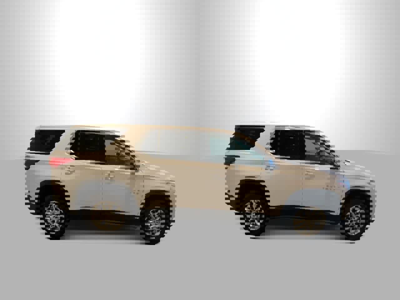 Used 2021 Chevrolet Traverse LS image 9