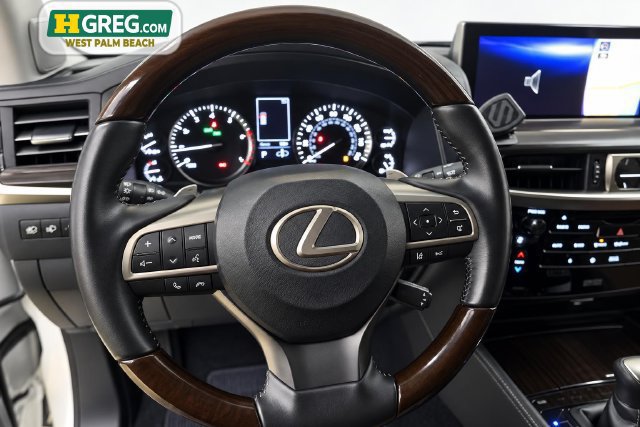 Used 2018 Lexus LX 570 4WD w/ Luxury Package image 13