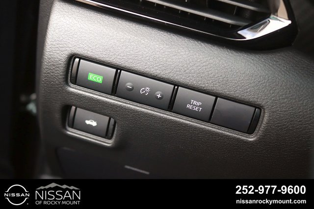 Used 2024 Nissan Sentra SV FWD image 21
