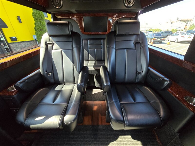 Used 2014 Mercedes-Benz Sprinter 2500 image 18