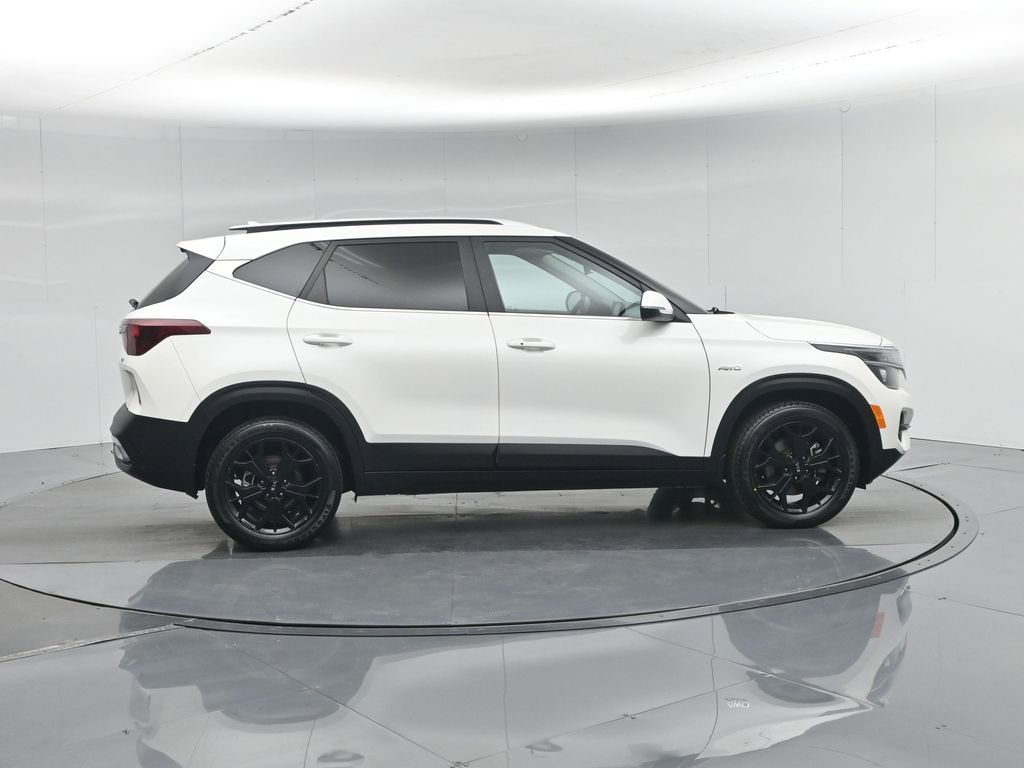 Used 2021 Kia Seltos EX image 32