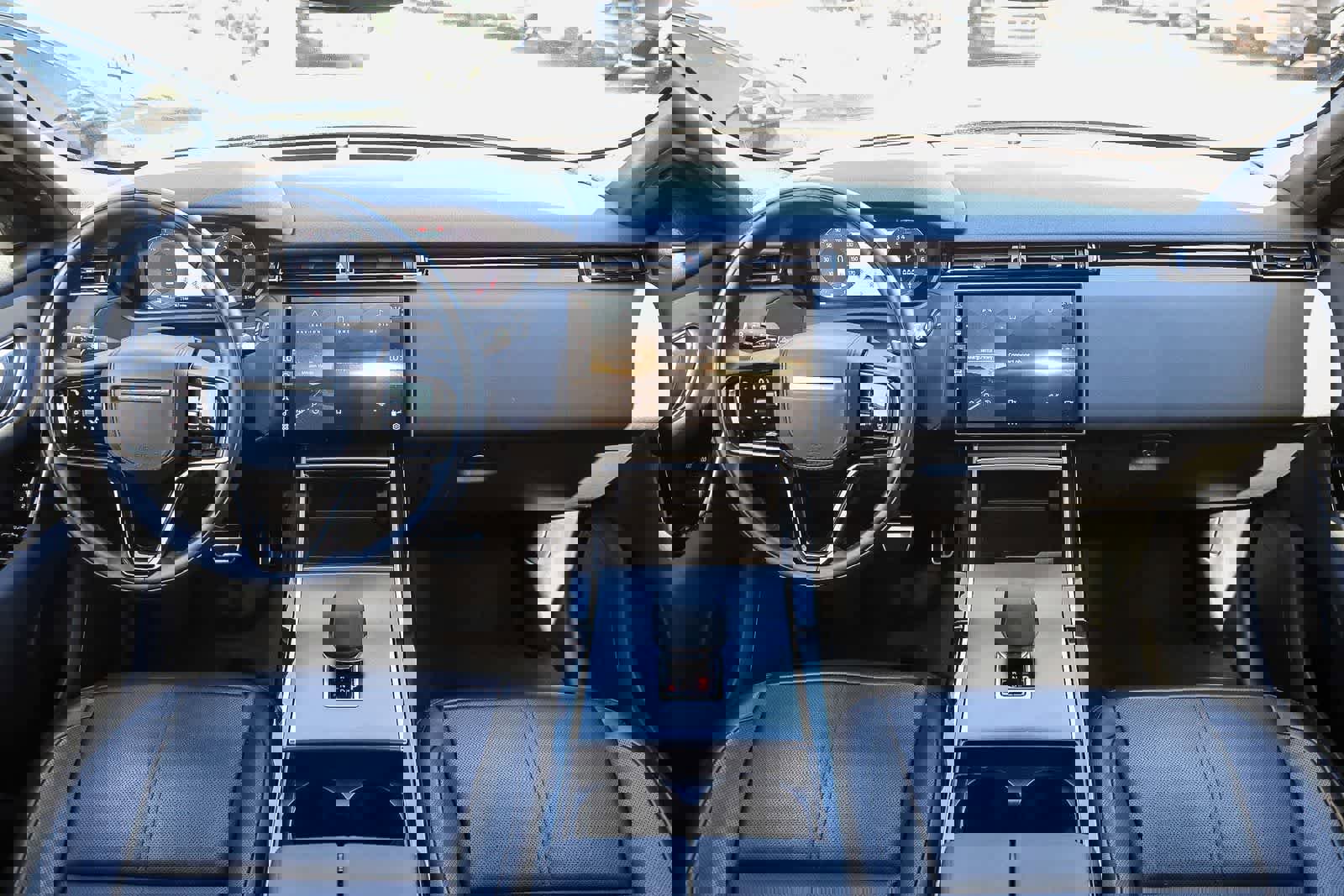 Used 2025 Land Rover Range Rover Velar Dynamic SE AWD/4WD image 11