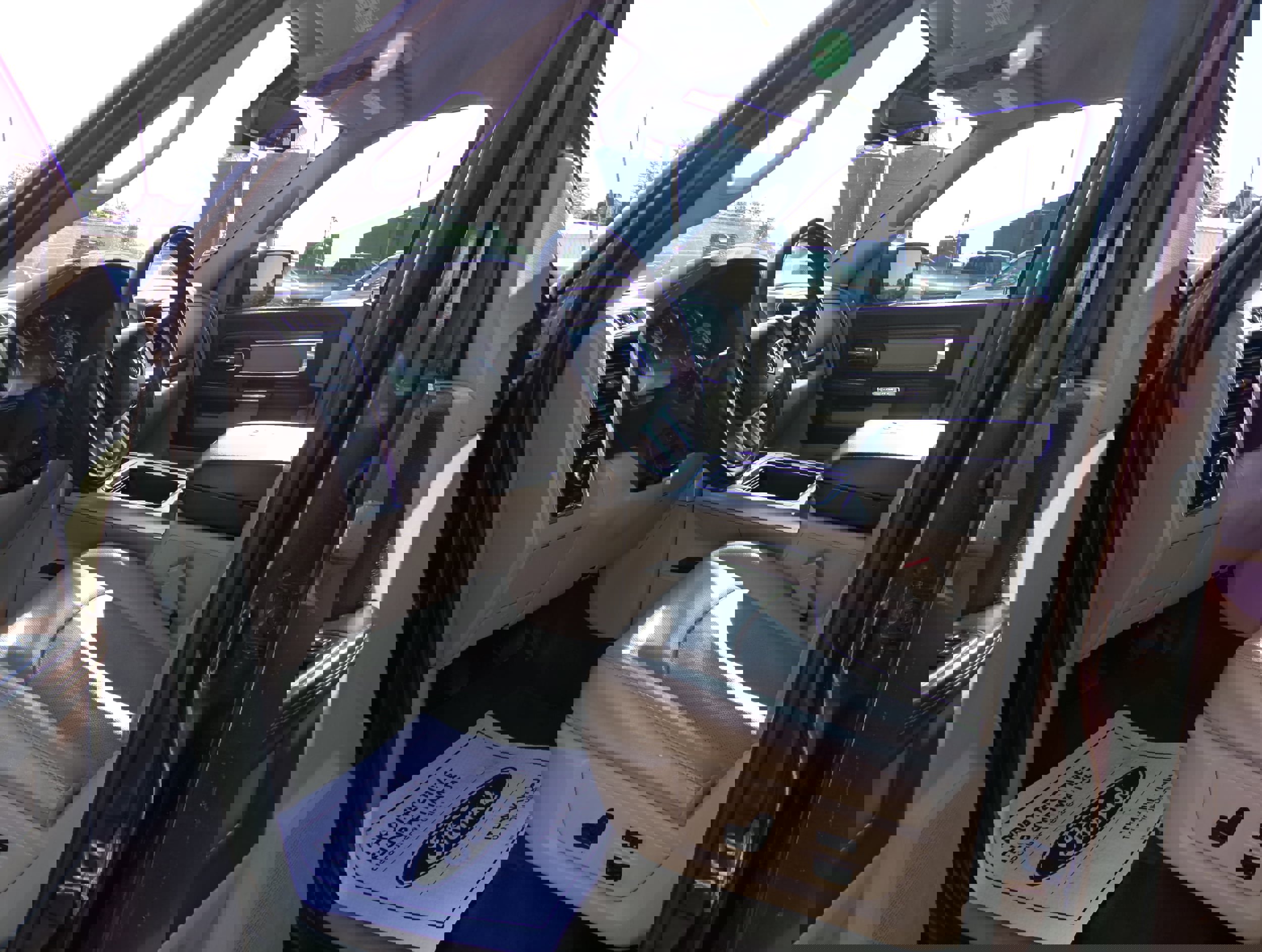 Used 2015 RAM 1500 Laramie w/ Convenience Group image 9