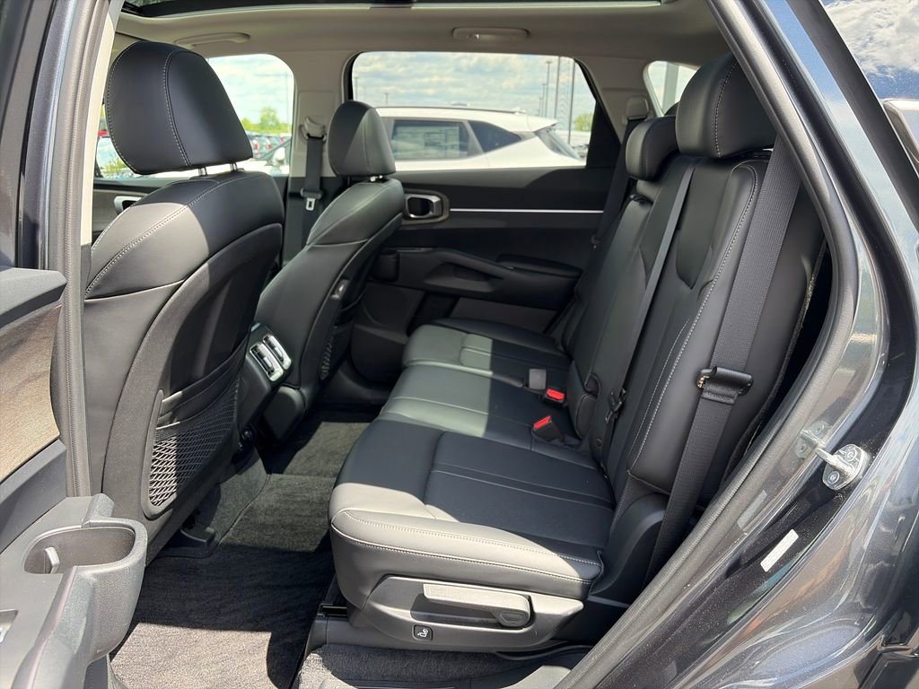 Used 2023 Kia Sorento S w/ Panoramic Sunroof Package AWD/4WD image 26