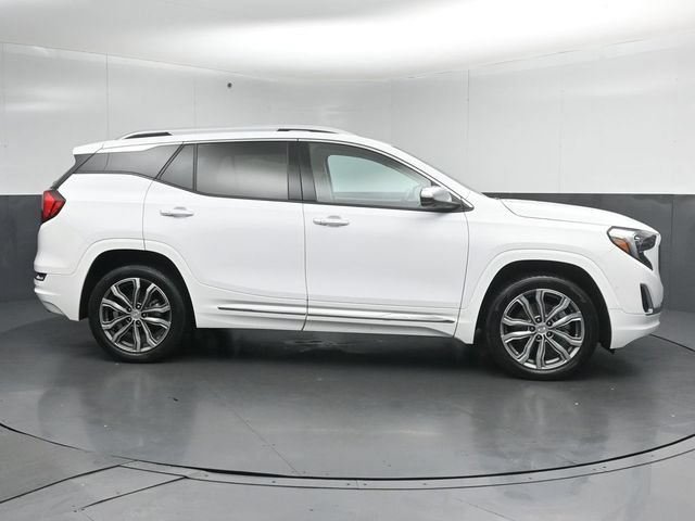 Used 2020 GMC Terrain Denali w/ Denali Premium Package AWD/4WD image 8