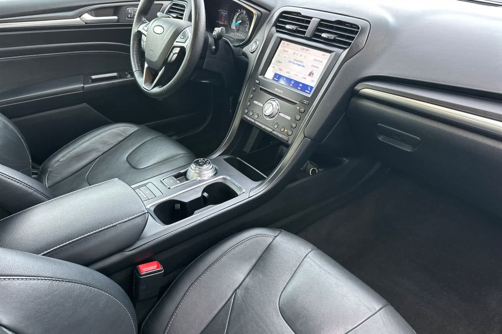 Used 2020 Ford Fusion Titanium image 15