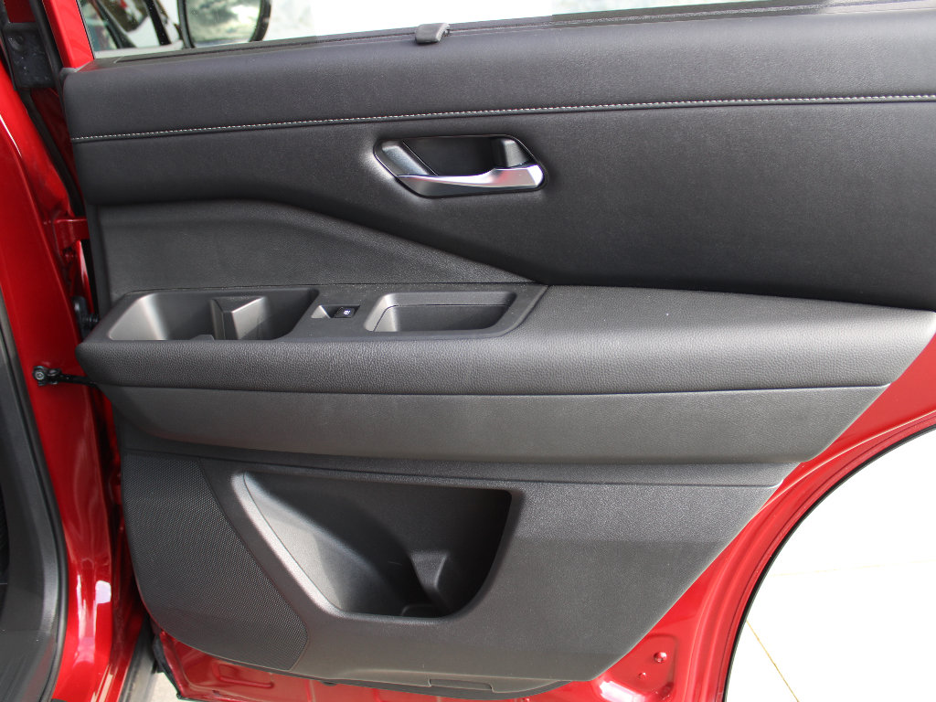 Used 2023 Nissan Pathfinder SL image 27