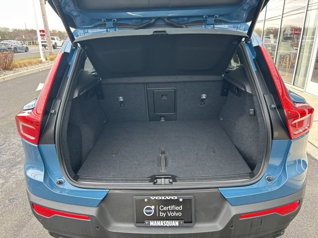 Certified 2025 Volvo XC40 B5 Plus image 11