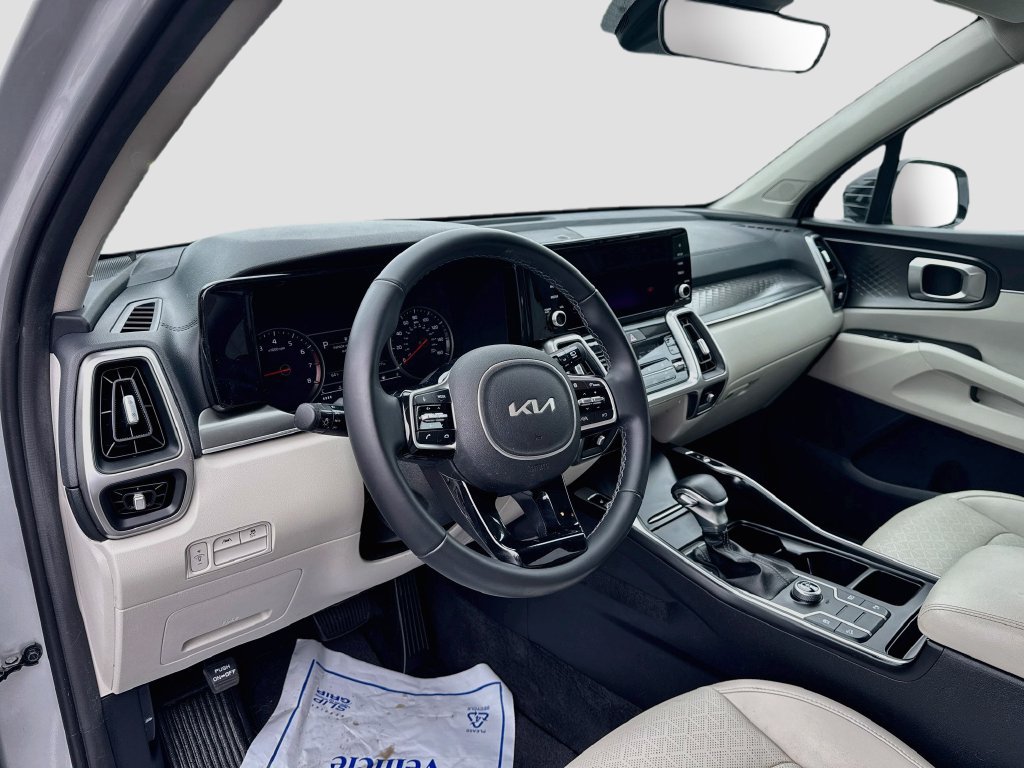 Certified 2022 Kia Sorento S FWD image 12