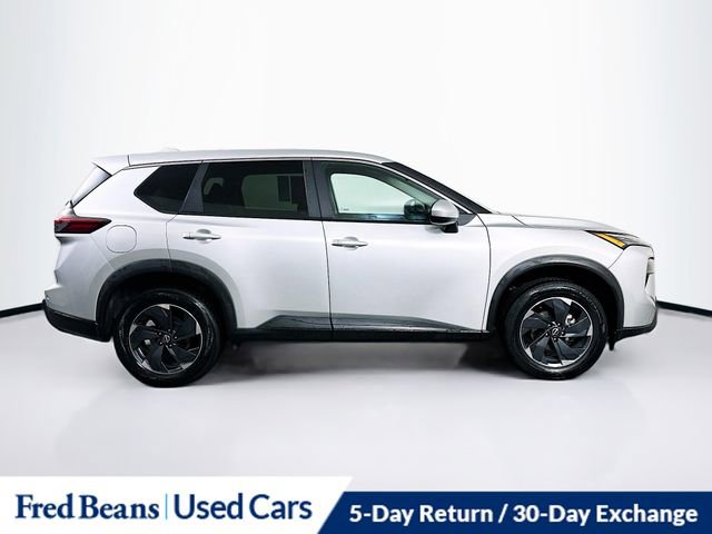 Used 2024 Nissan Rogue SV image 9