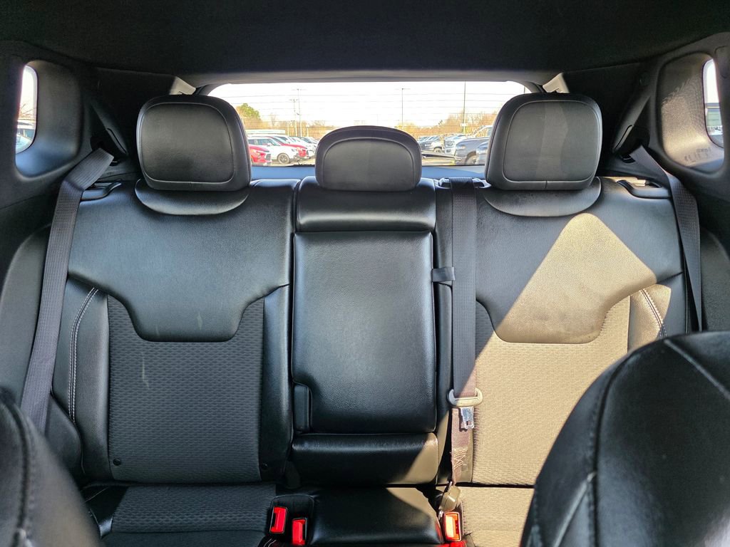 Used 2023 Jeep Compass Latitude AWD/4WD image 28