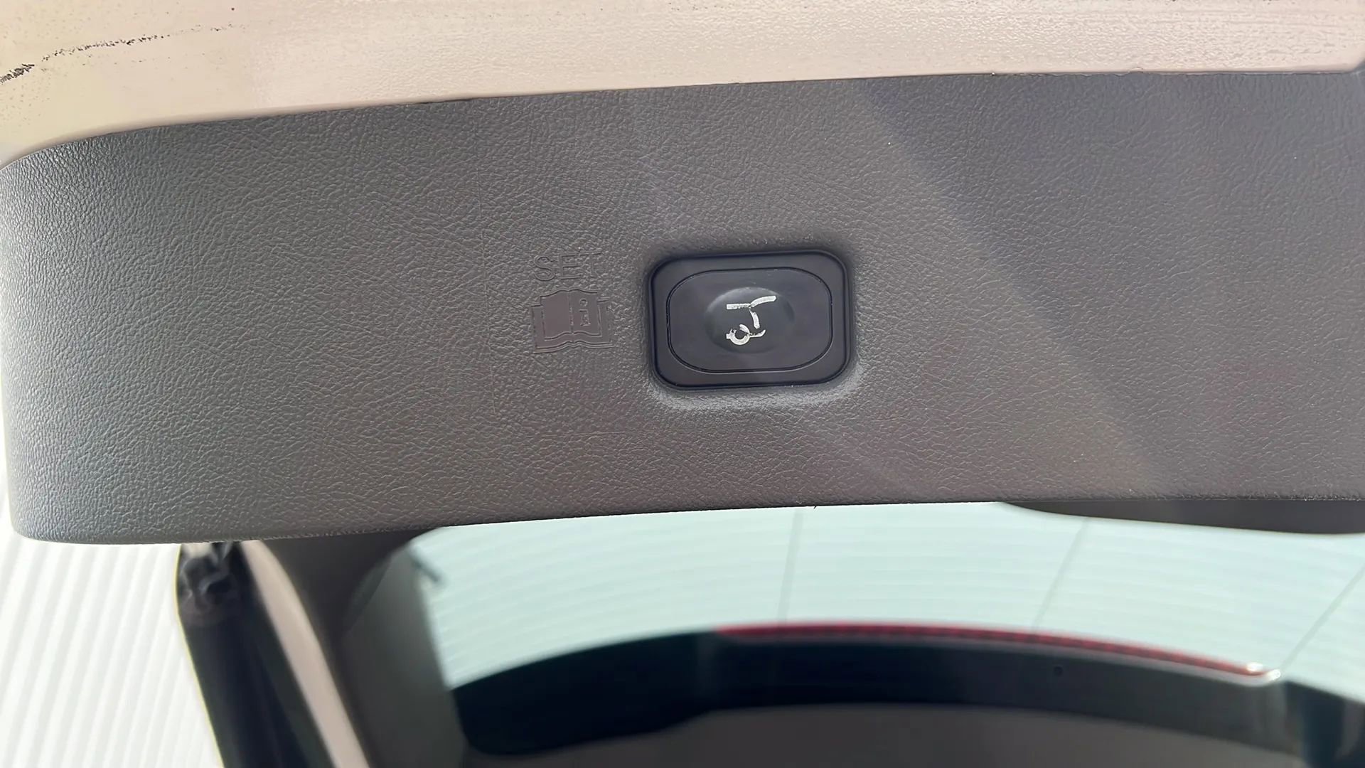 Used 2016 Lincoln MKX Reserve w/ Technology Package AWD/4WD image 16