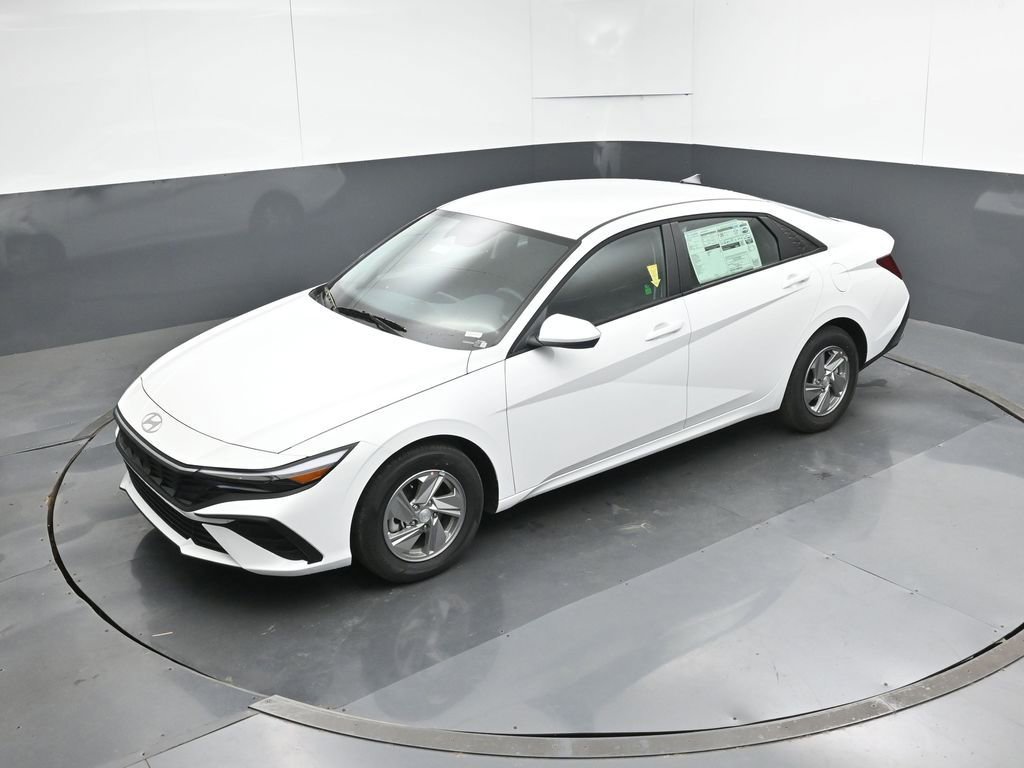 New 2026 Hyundai Elantra SE image 18