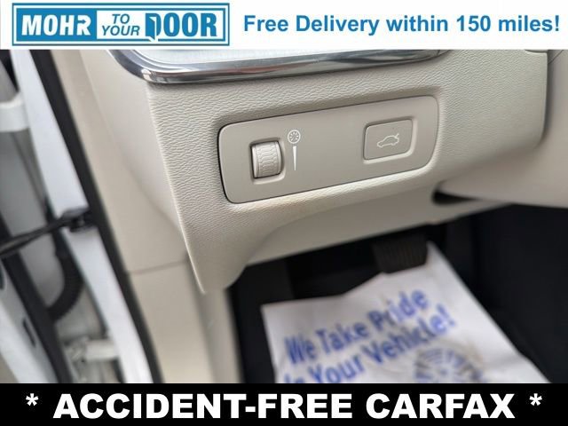 Used 2019 Volvo XC60 T5 Momentum w/ Multimedia Package image 15