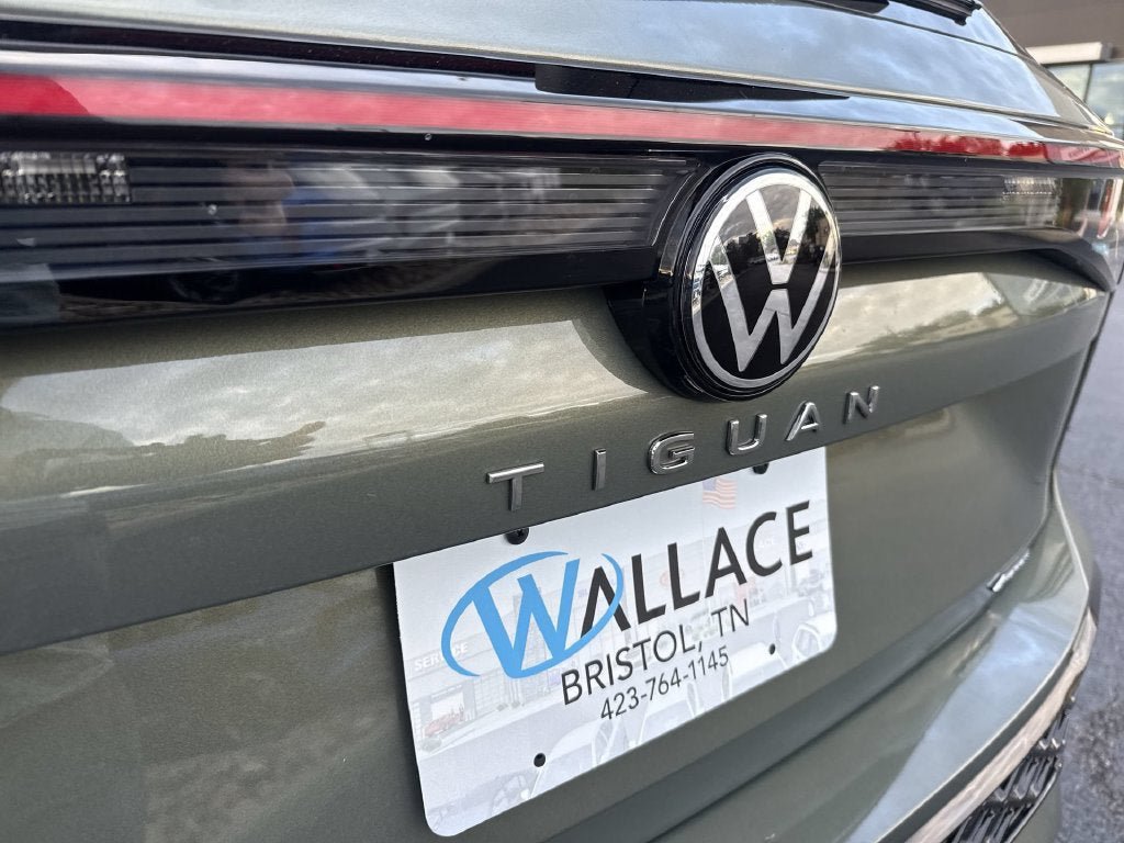 New 2026 Volkswagen Tiguan SEL R-Line AWD/4WD image 6