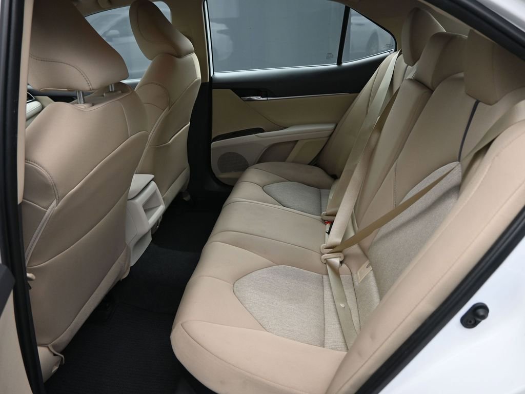 Used 2022 Toyota Camry LE image 4