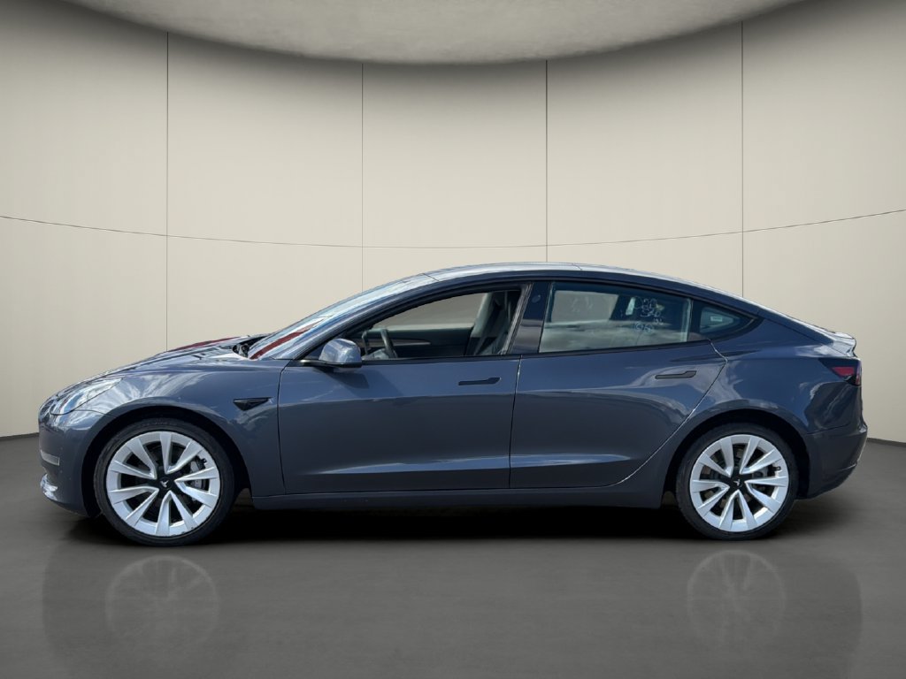 Used 2023 Tesla Model 3 Standard Range RWD image 4