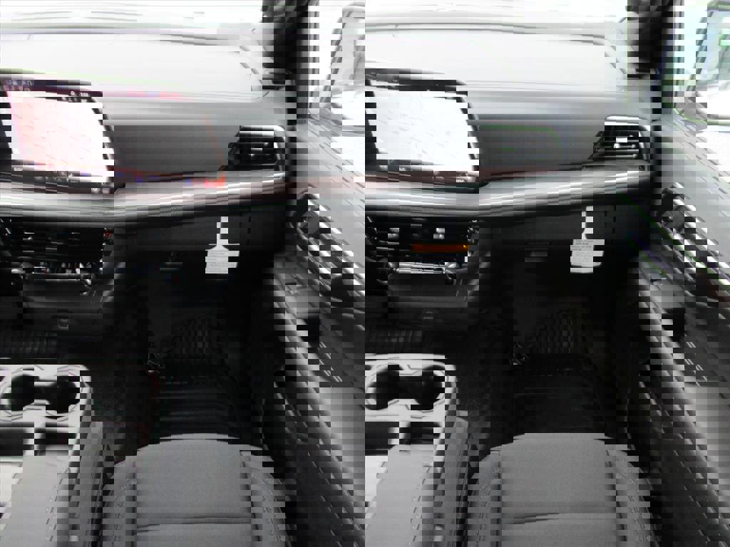 New 2025 Chevrolet Tahoe 4WD image 14