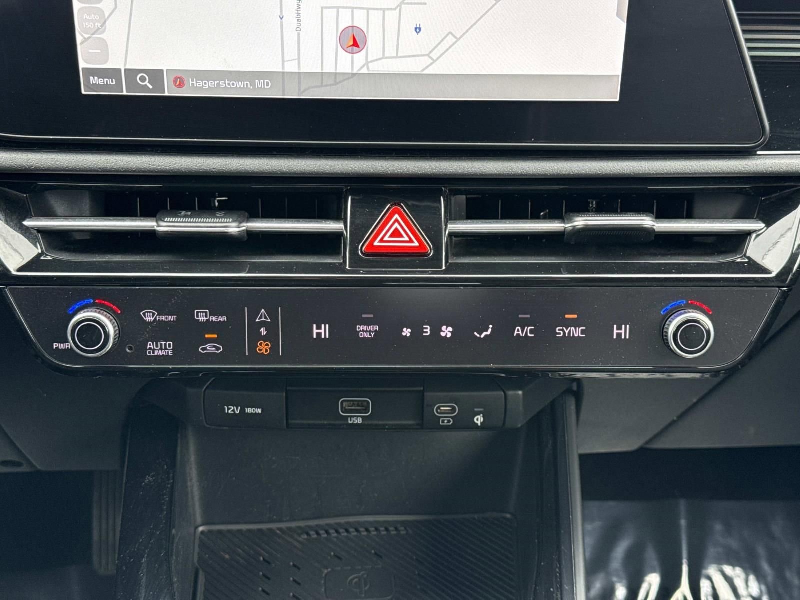 Used 2023 Kia Niro EX w/ EX Cold Weather Package image 11