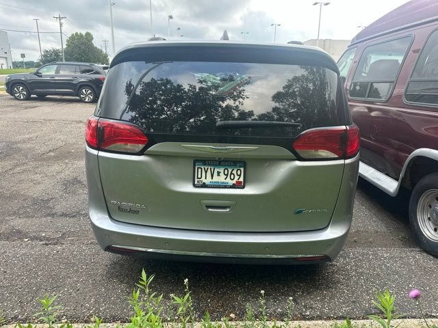 Used 2017 Chrysler Pacifica Premium FWD image 3