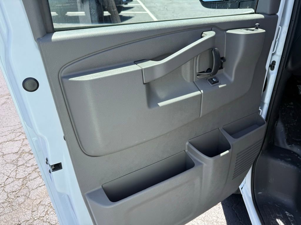 New 2026 Chevrolet Express 2500 w/ Driver Convenience Package RWD image 9