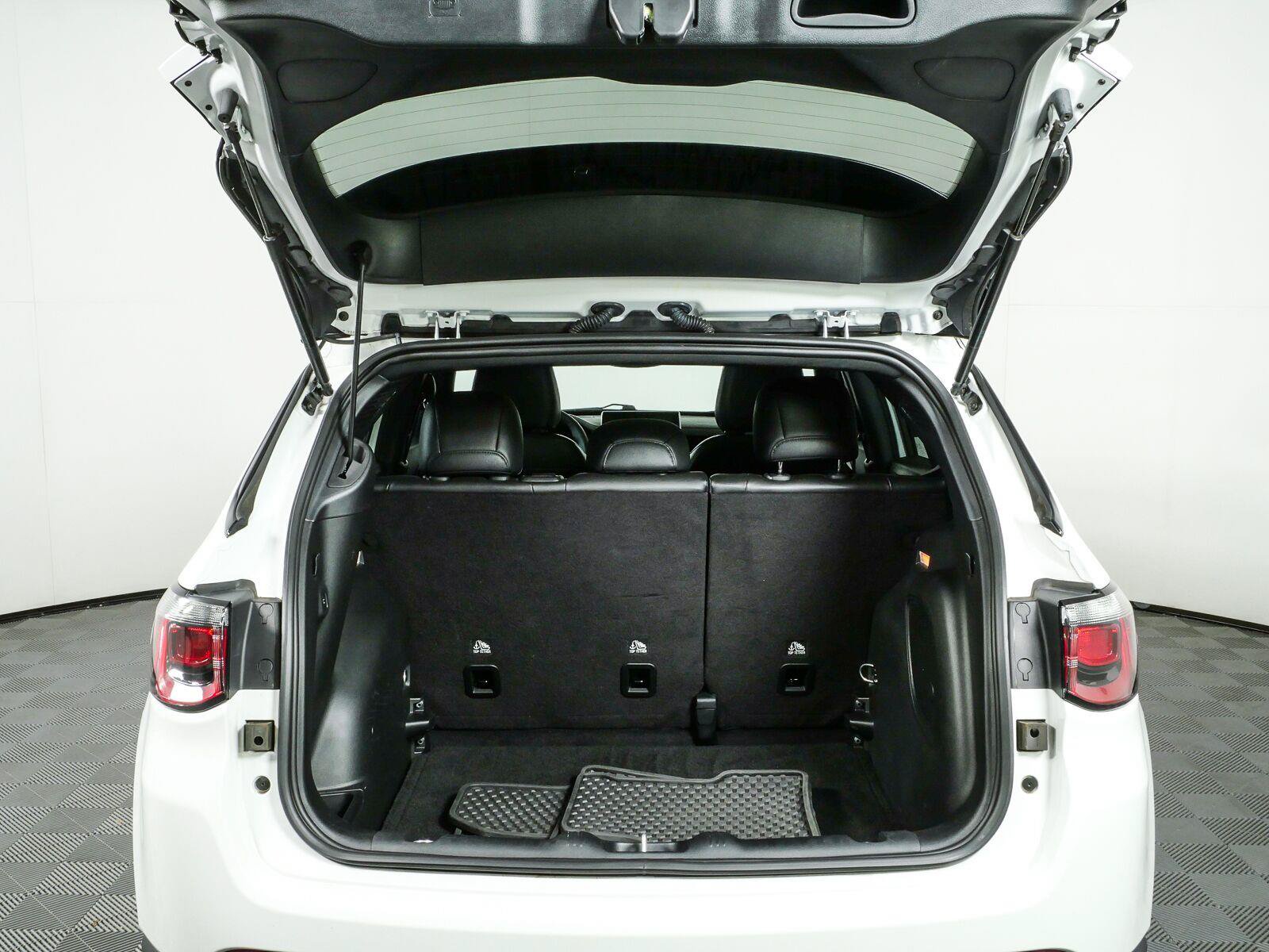 Used 2023 Jeep Compass Latitude w/ Sun and Sound Group AWD/4WD image 31