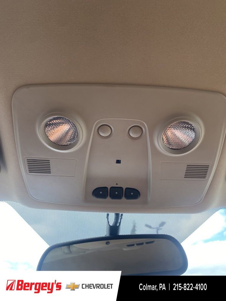 Used 2013 Chevrolet Traverse LT image 41