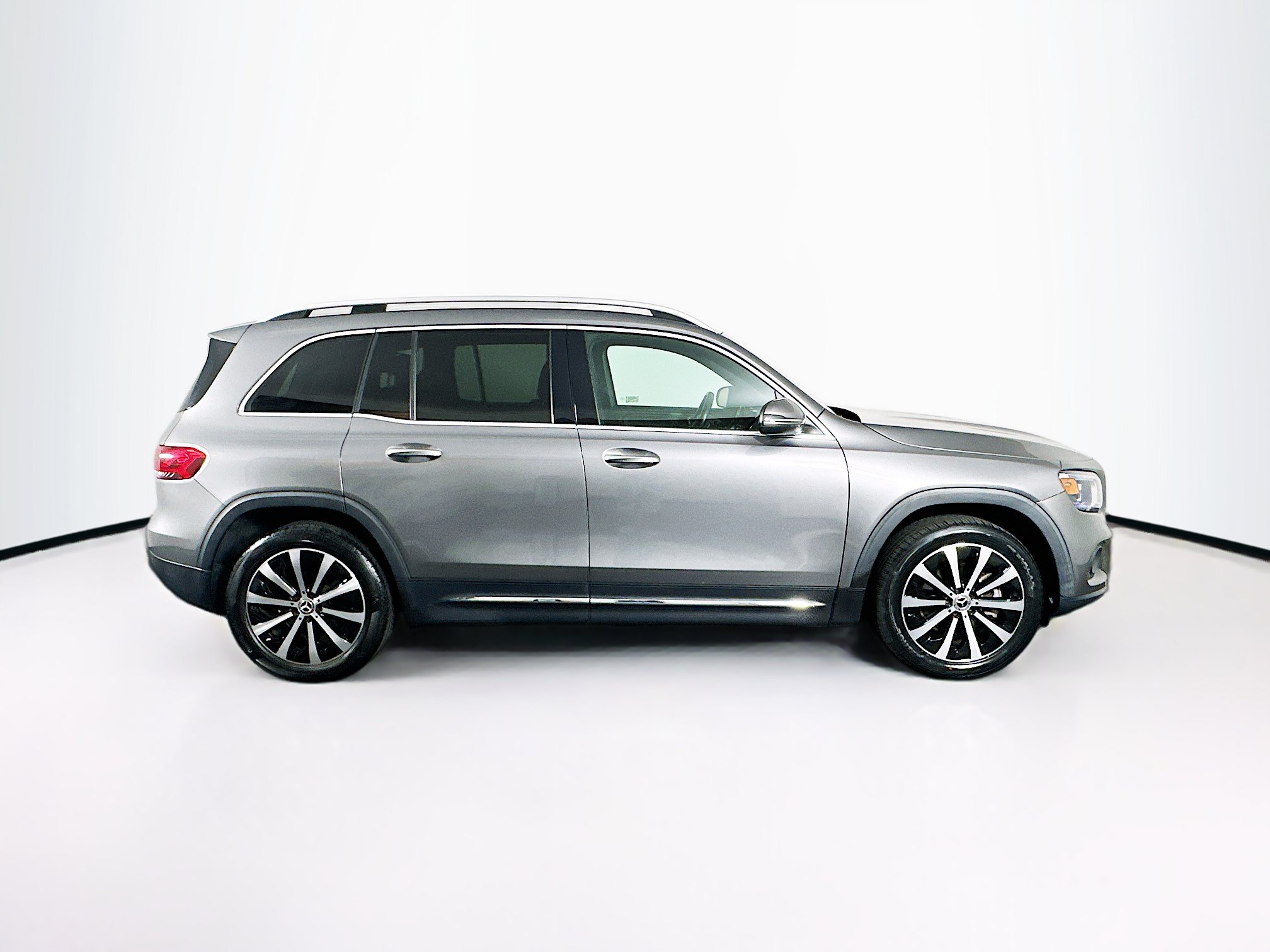 Used 2023 Mercedes-Benz GLB 250 4MATIC image 10