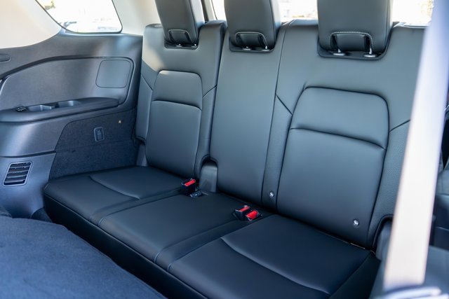 Certified 2025 Nissan Pathfinder SL image 17