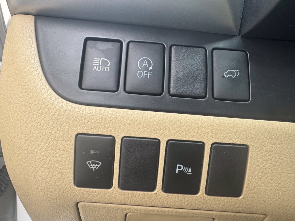 Used 2018 Toyota Highlander Limited AWD/4WD image 37