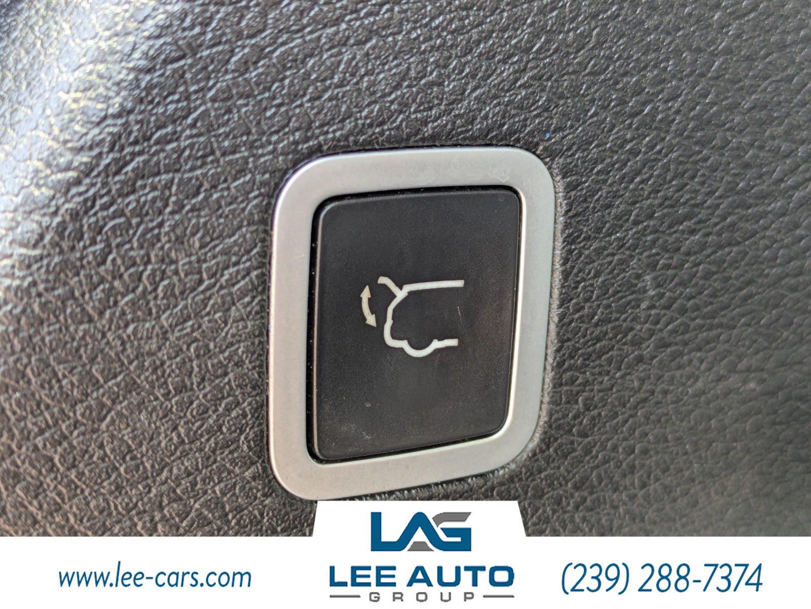 Used 2018 Chrysler Pacifica Touring-L w/ Premium Audio Group FWD image 11
