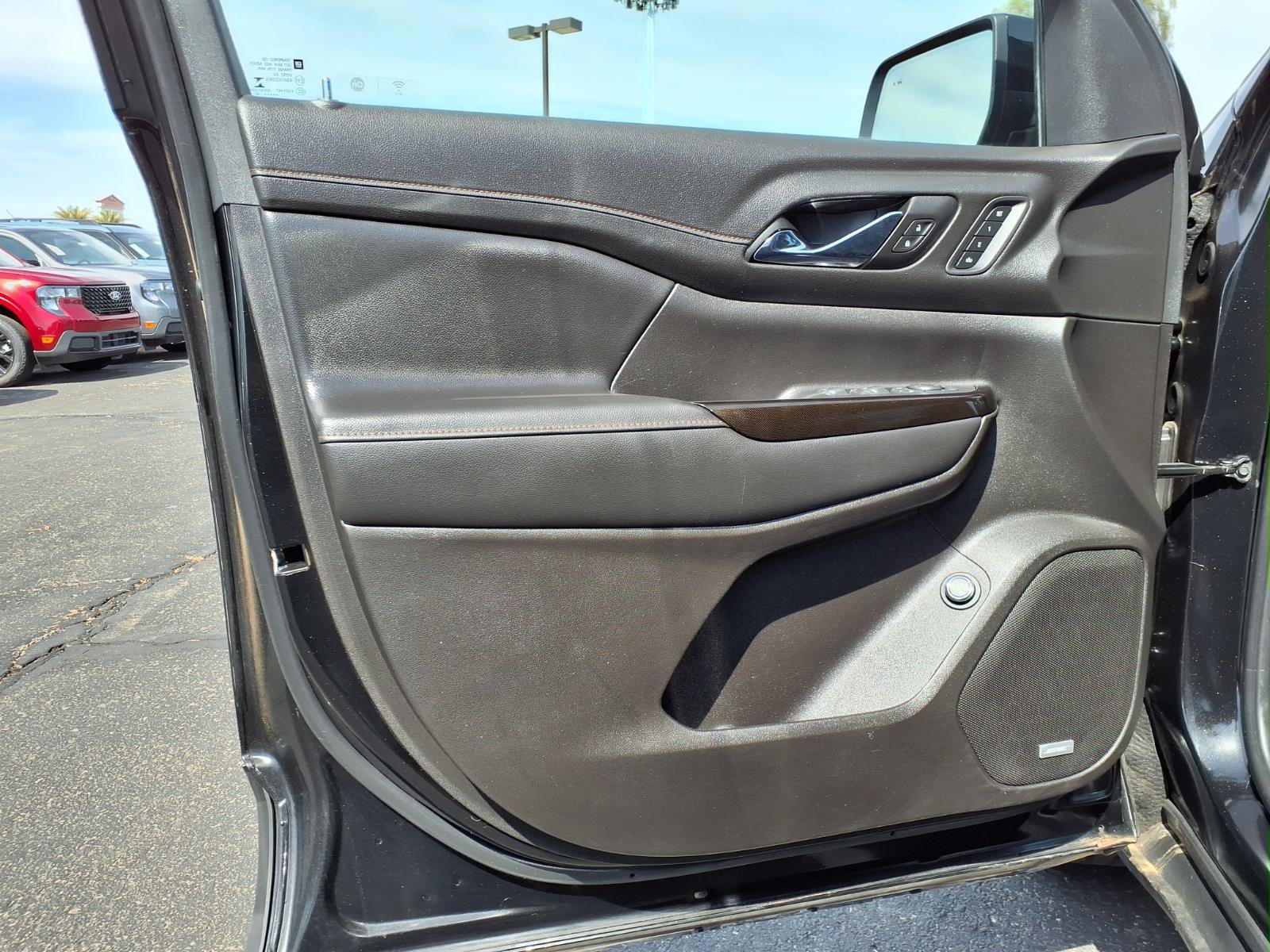 Used 2022 GMC Acadia AT4 w/ Technology Package AWD/4WD image 21