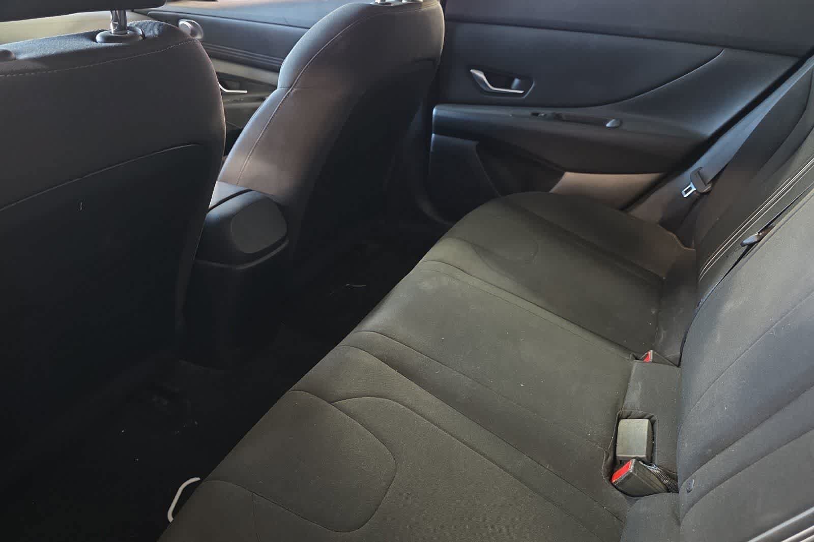 Used 2023 Hyundai Elantra SEL w/ Convenience Package FWD image 5