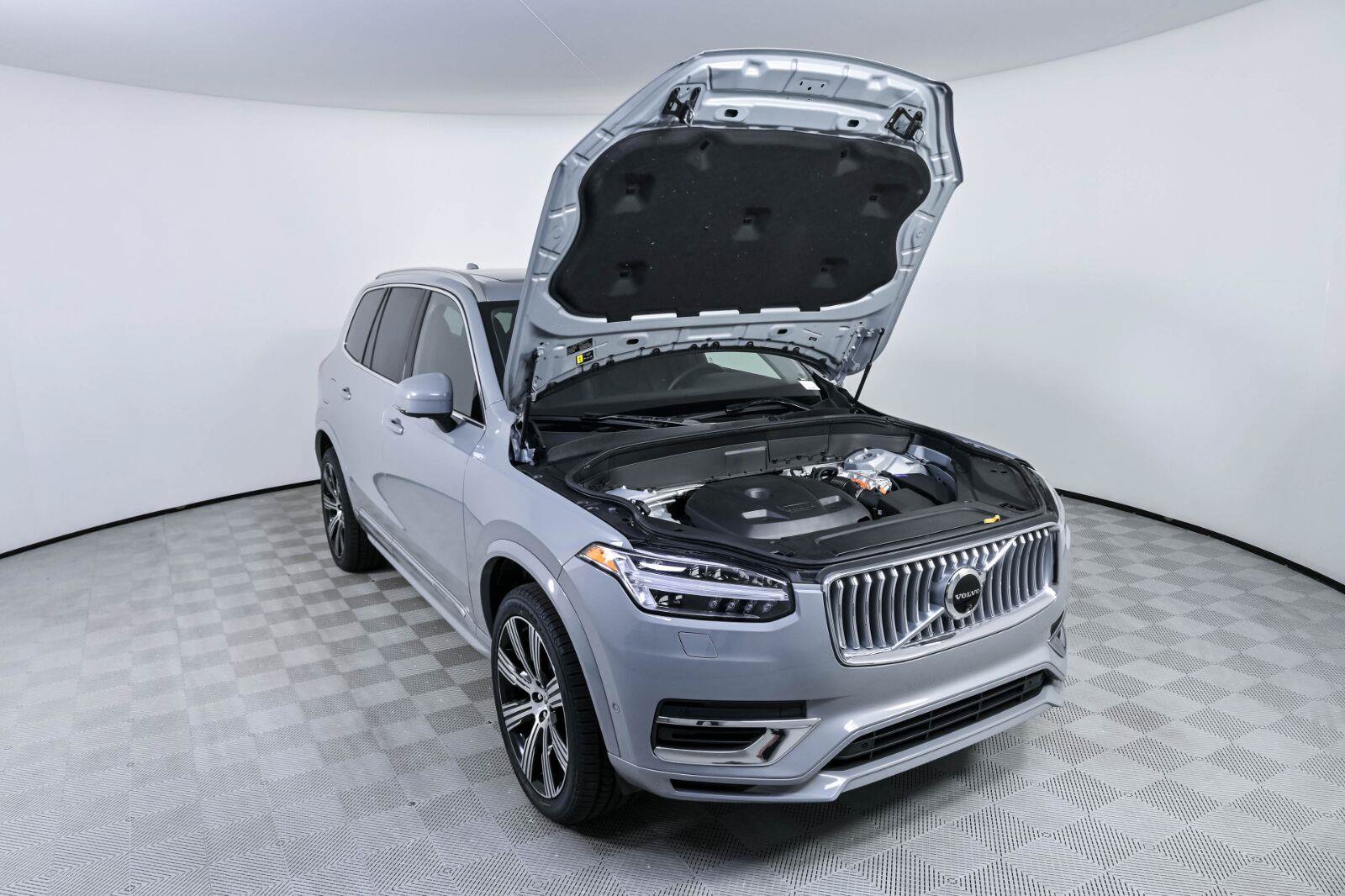 Certified 2024 Volvo XC90 T8 Plus w/ Protection Package Premier AWD/4WD image 34