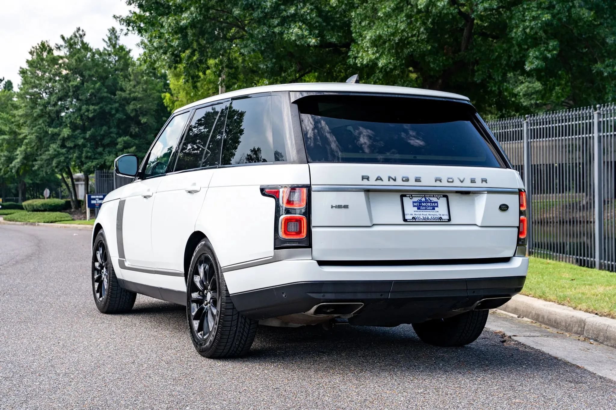 Used 2018 Land Rover Range Rover HSE AWD/4WD image 7