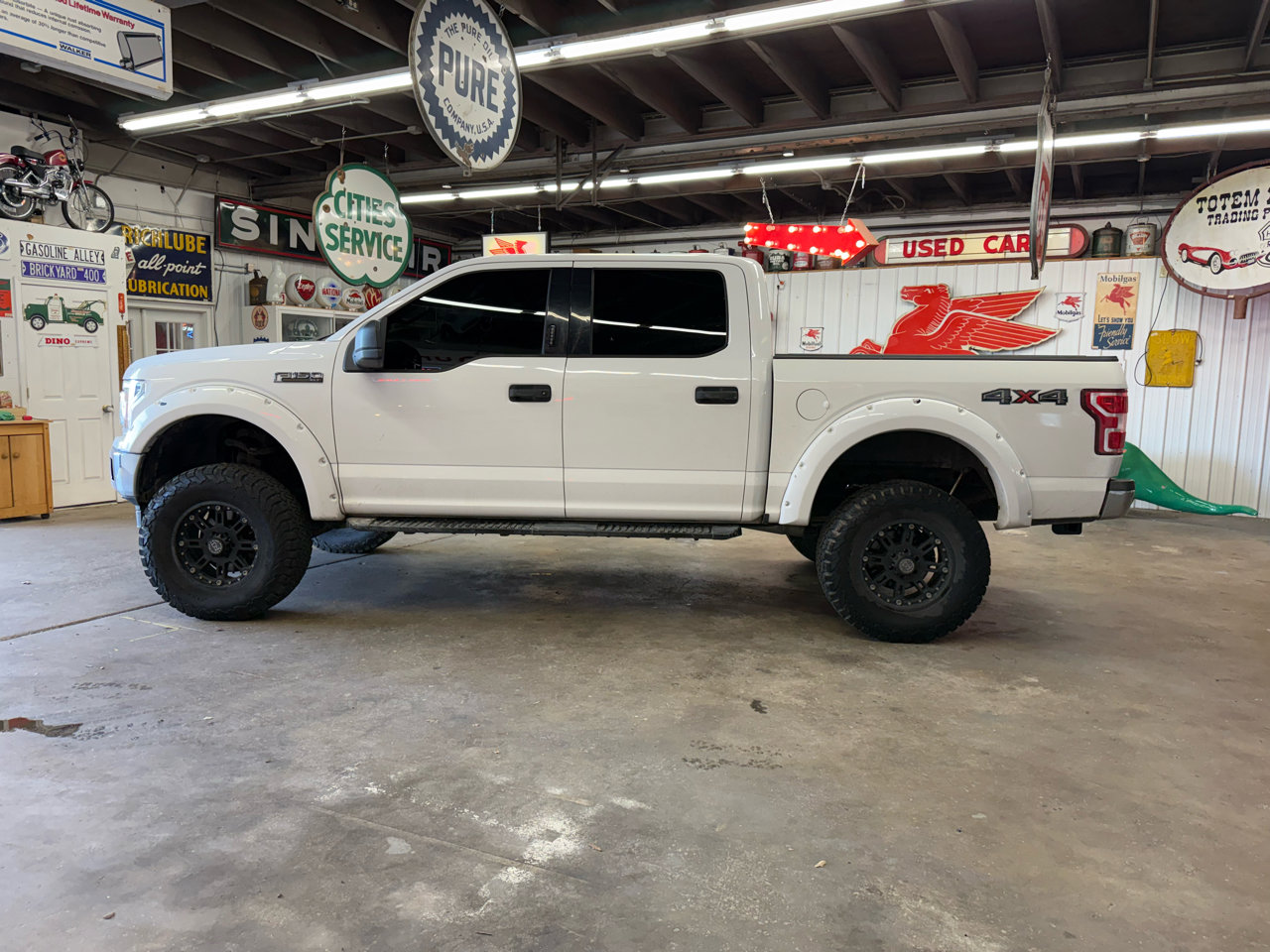 Used 2019 Ford F150 XLT image 2