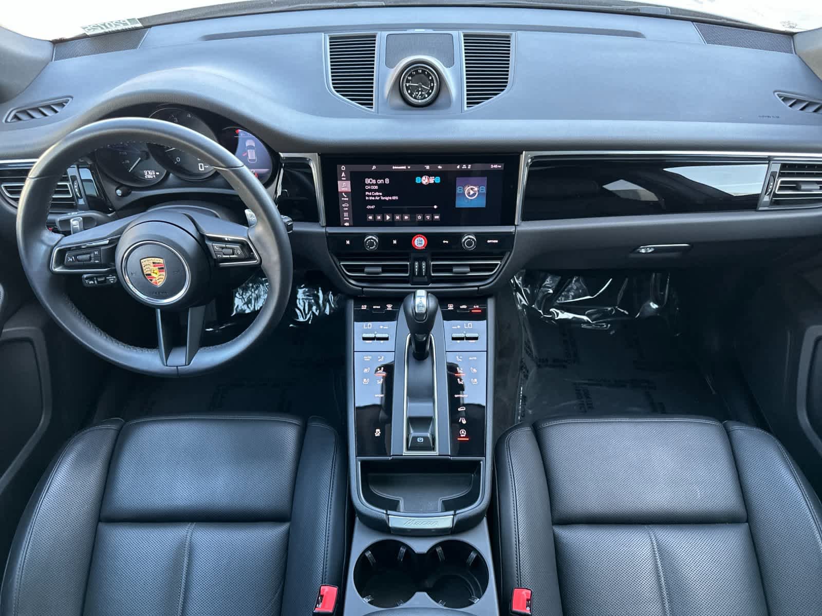 Certified 2025 Porsche Macan AWD/4WD image 6